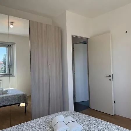 Scalabrini46 - A Due Passi Dalla Stazione アパート コモ