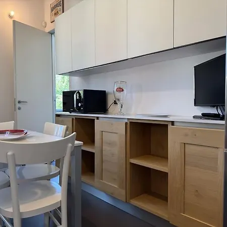 Scalabrini46 - A Due Passi Dalla Stazione アパート