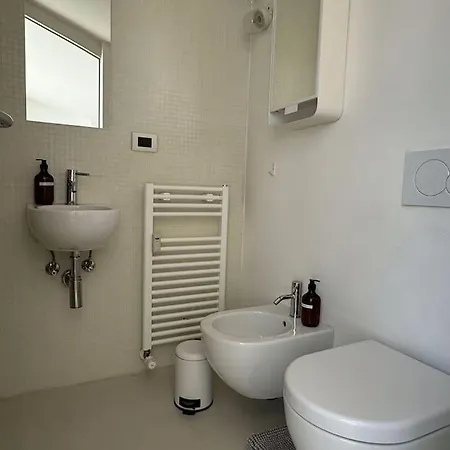 Scalabrini46 - A Due Passi Dalla Stazione Apartament *